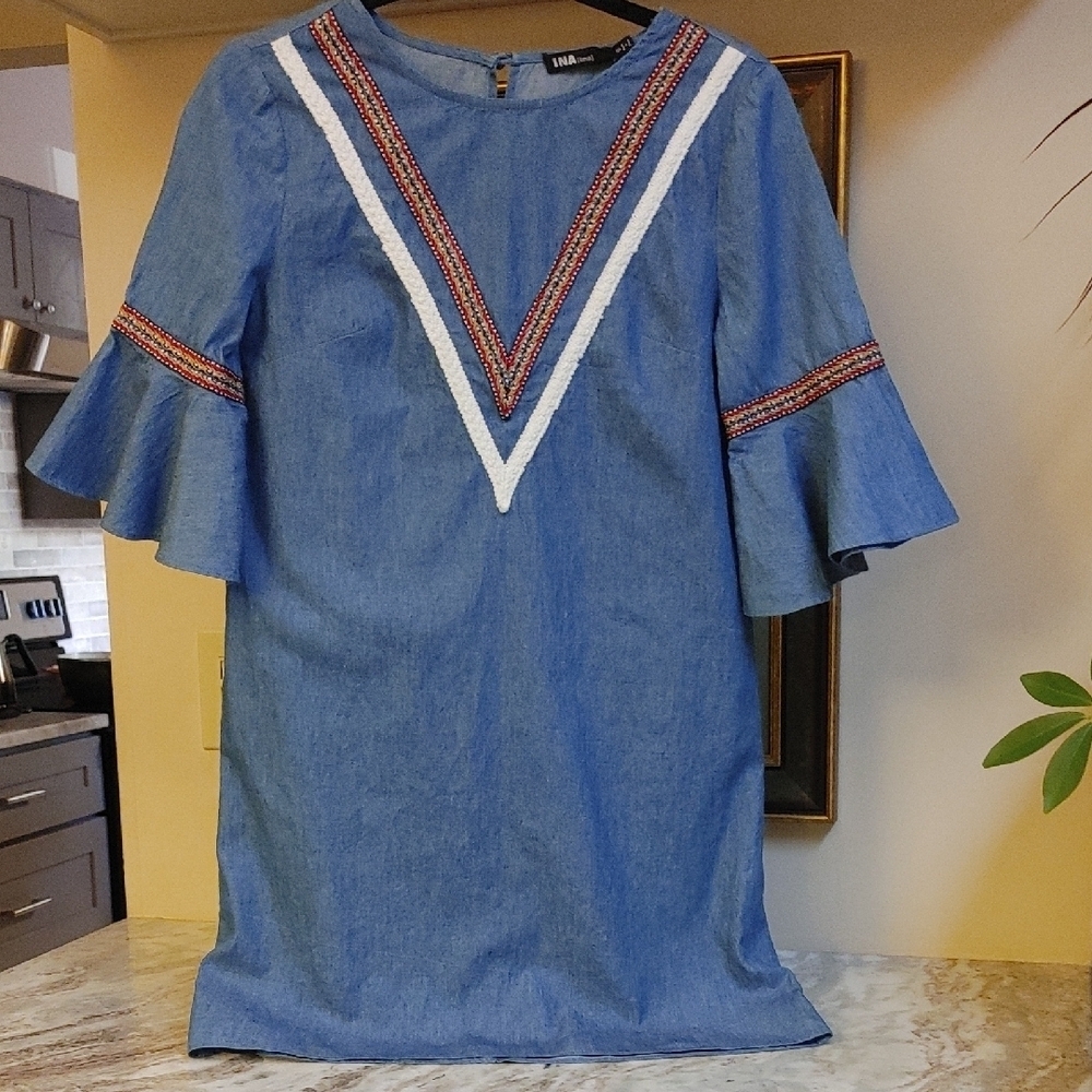 INA [í:na] Chambray Shirt Dress w Trim & a Flounce Sleeve Size Small